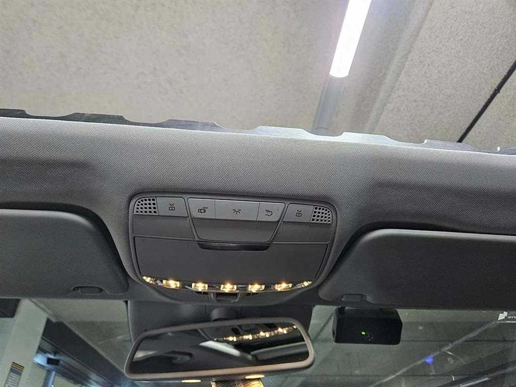 Mercedes Benz C Class - Vista 12