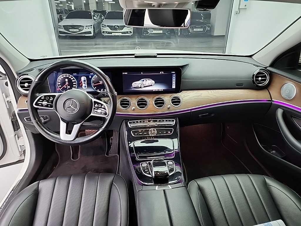 Mercedes Benz E class - Vista 7