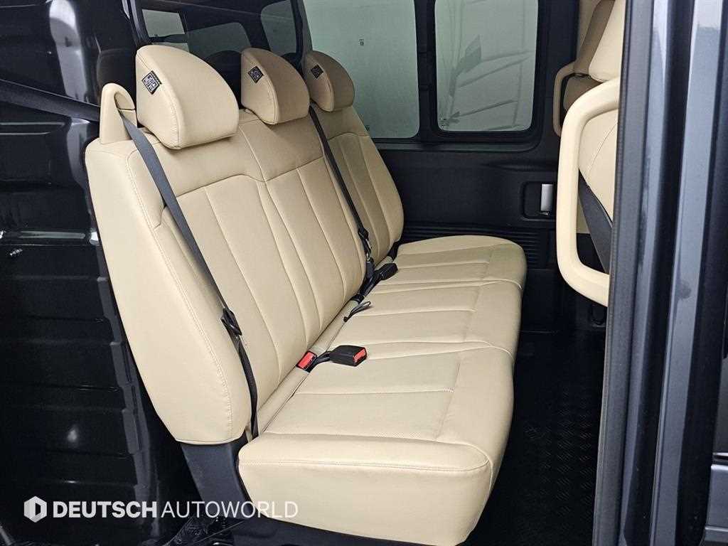 HYUNDAI Staria - Vista 12