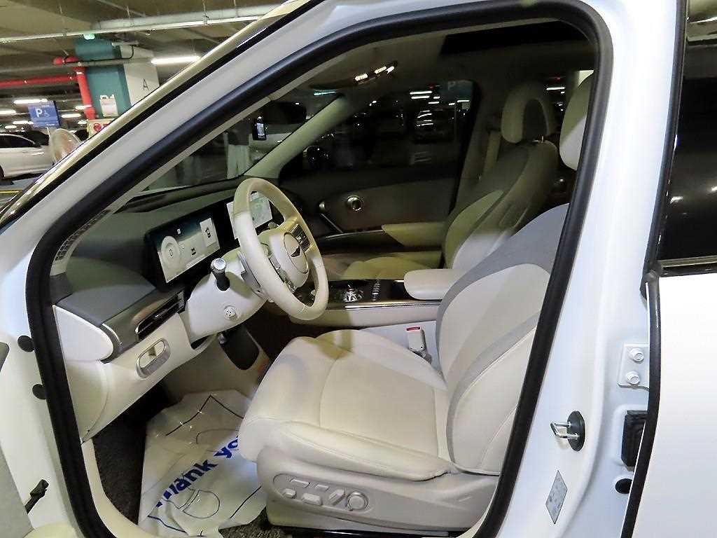 Genesis GV60 - Vista 6