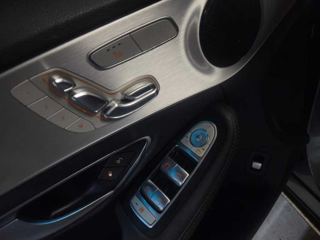 Mercedes Benz C Class - Vista 8