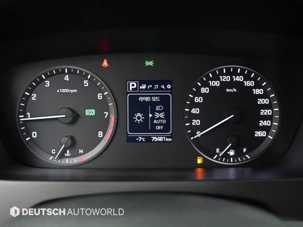 HYUNDAI Sonata - Vista 8