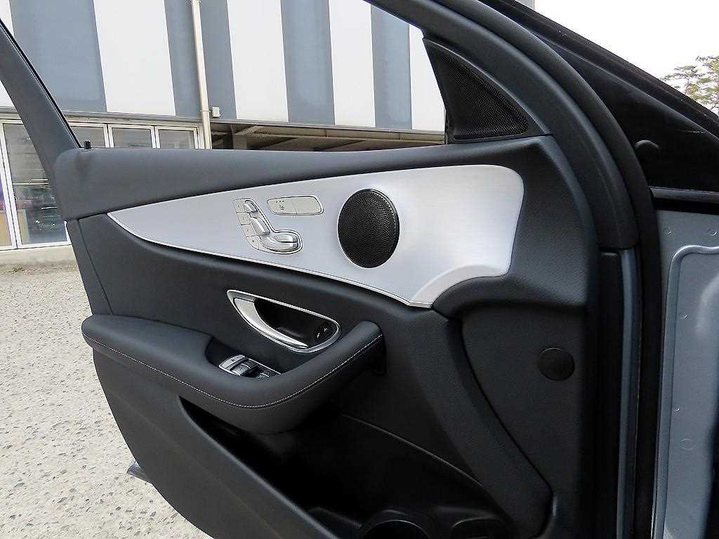 Mercedes Benz E class - Vista 11