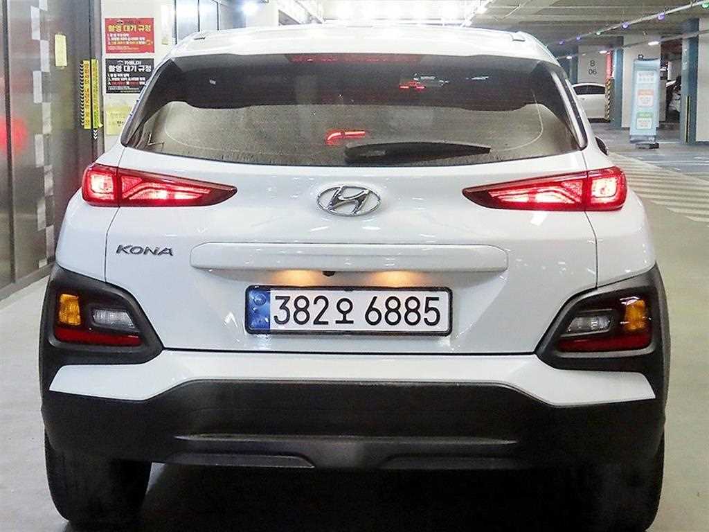 HYUNDAI Kona - Vista 5