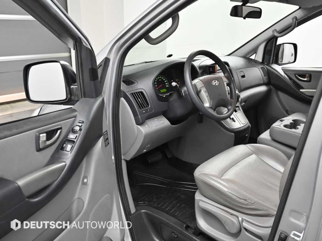 HYUNDAI Starex - Vista 11