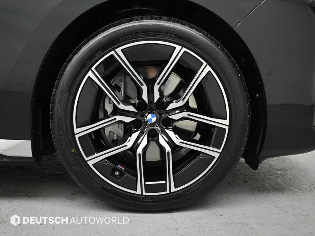 BMW i7 - Vista 5