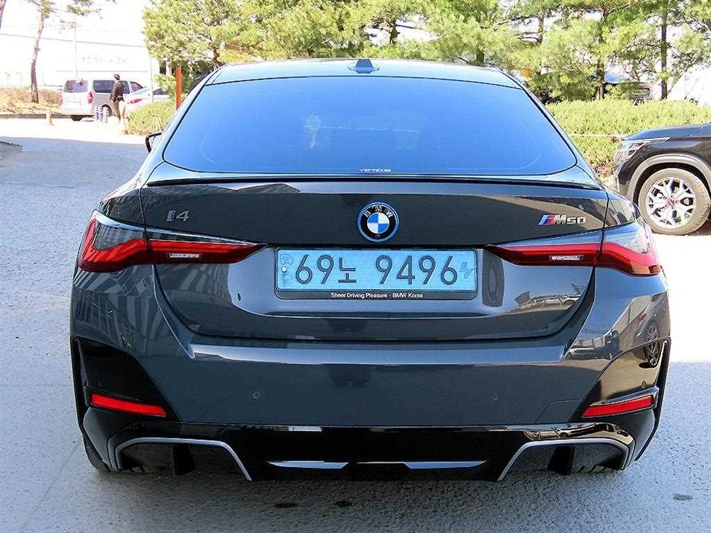 BMW i4 - Vista 4