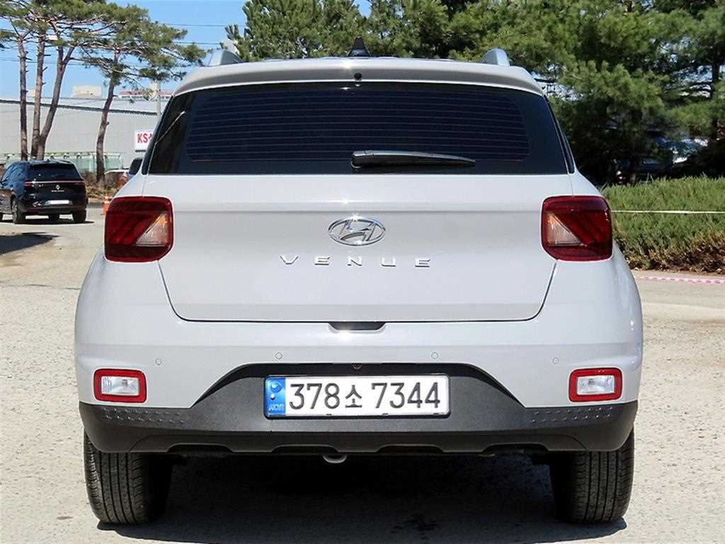 HYUNDAI Venue - Vista 4