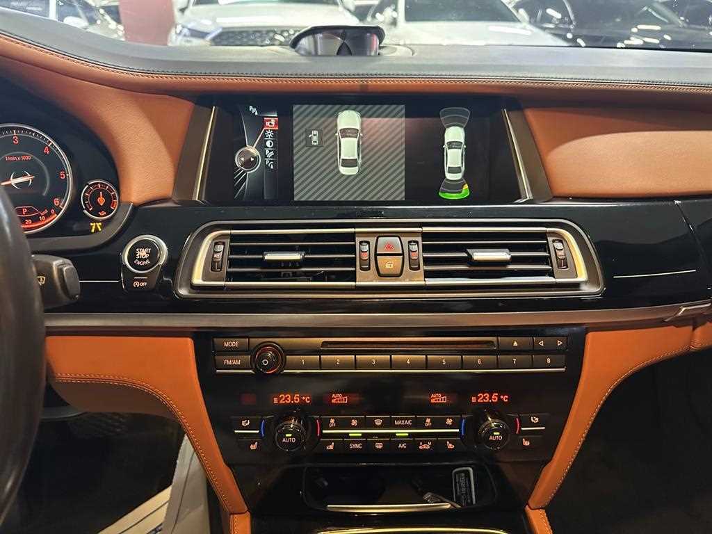 BMW 7 Series - Vista 10