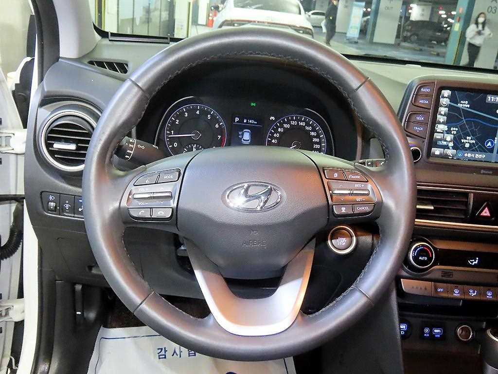 HYUNDAI Kona - Vista 8