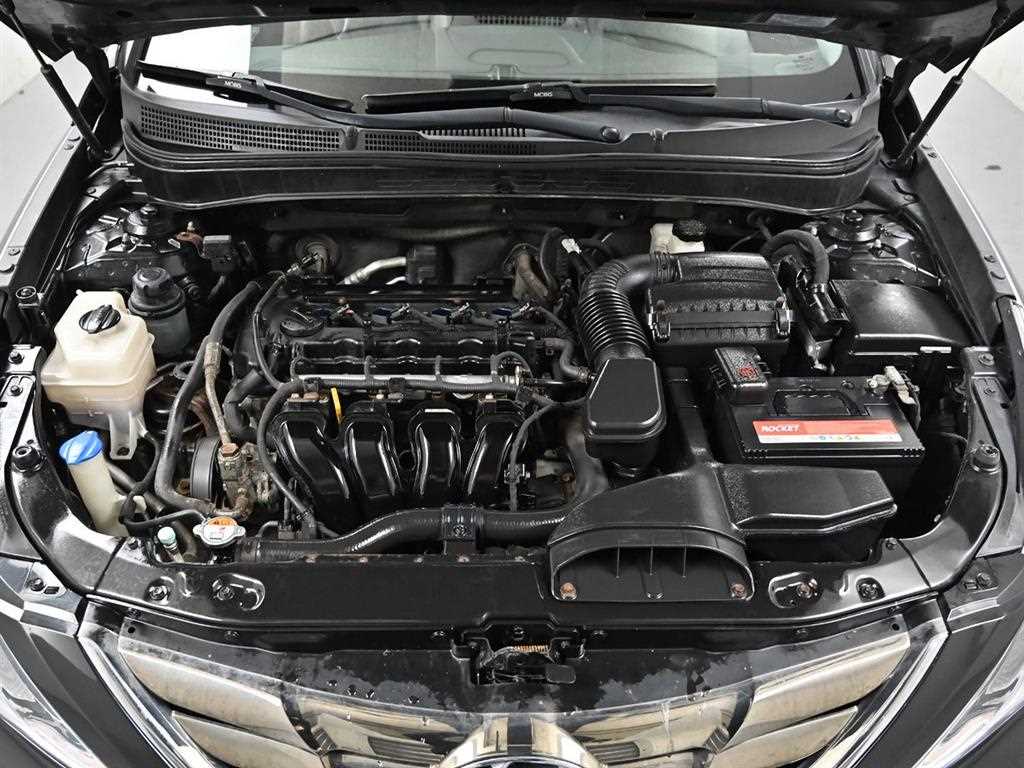 HYUNDAI Sonata - Vista 6