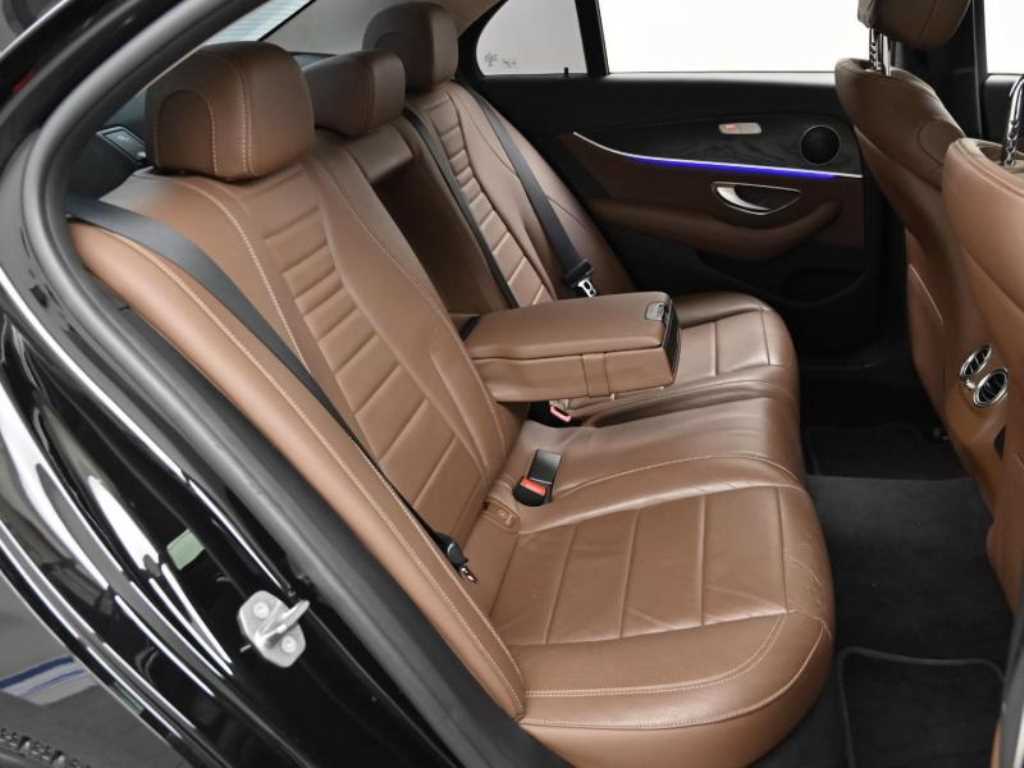 Mercedes Benz E class - Vista 12