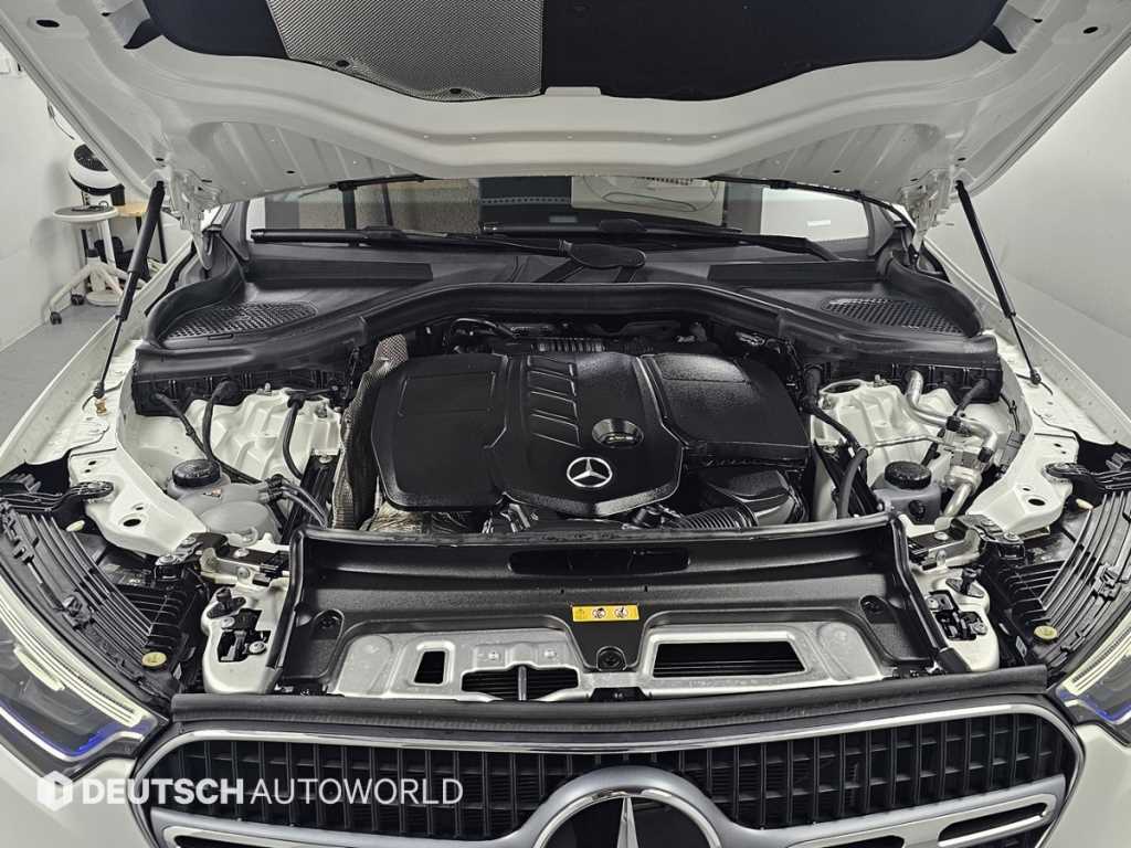 Mercedes Benz GLC Class - Vista 6