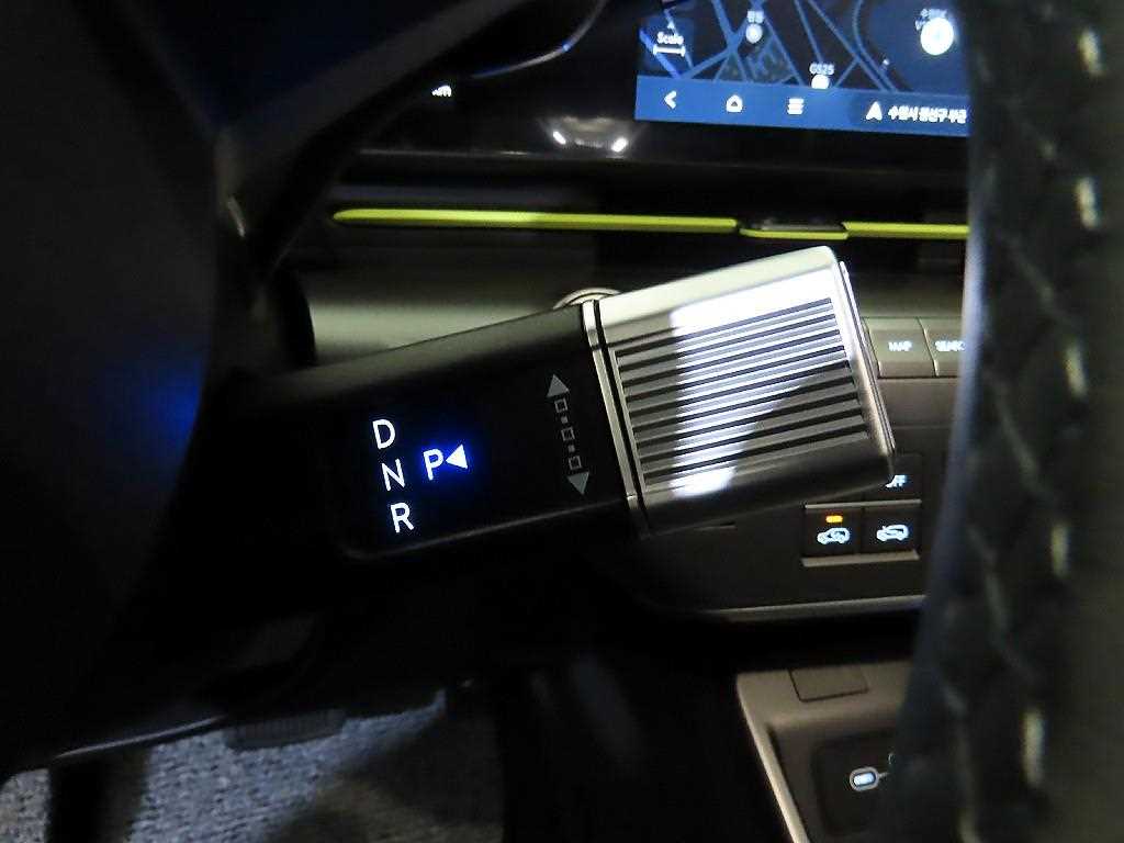 HYUNDAI Kona - Vista 12