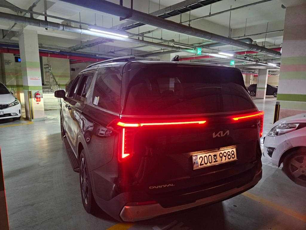 KIA Carnival - Vista 5