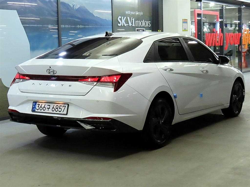 HYUNDAI Avante - Vista 4