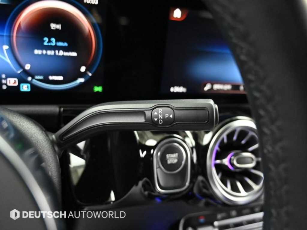 Mercedes Benz EQA - Vista 9