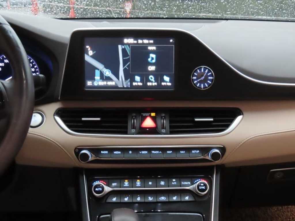 HYUNDAI Grandeur - Vista 10