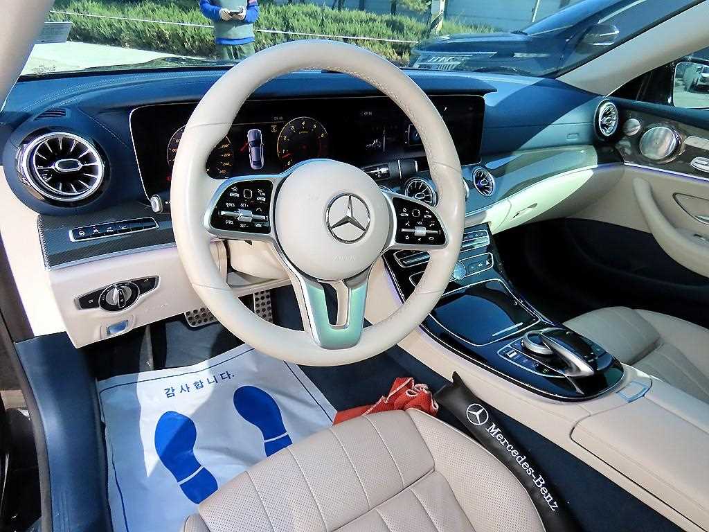 Mercedes Benz E class - Vista 7