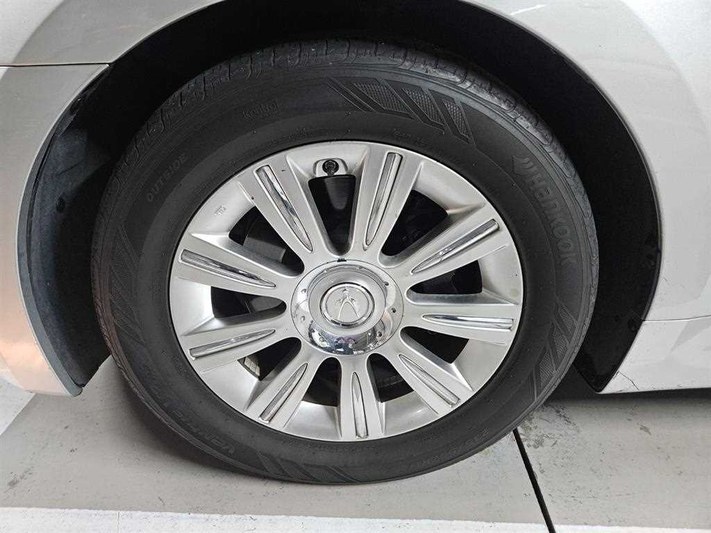 HYUNDAI Equus - Vista 5