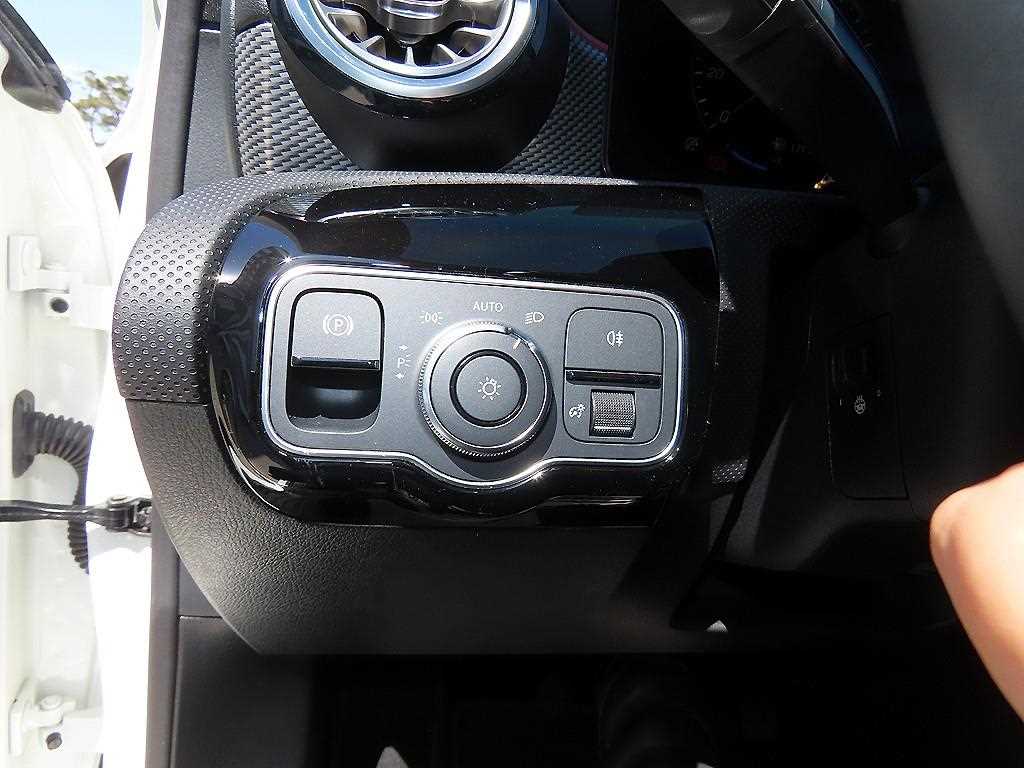 Mercedes Benz A Class 2023 Blanco - Importación desde Corea - HF Imports Iquique - Foto 13