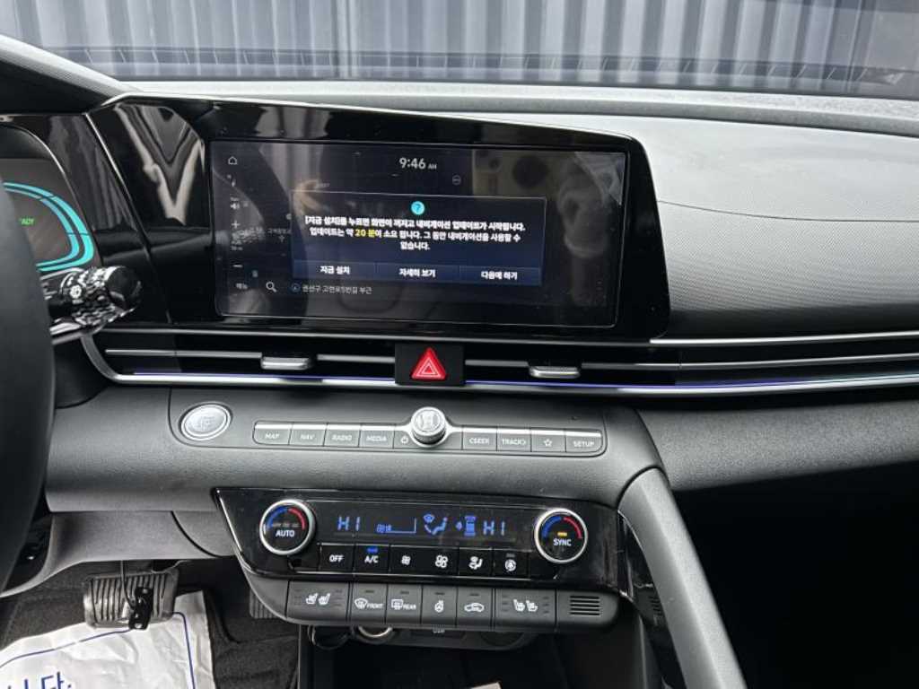 HYUNDAI Avante - Vista 10