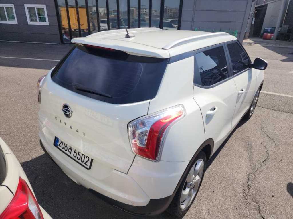 Ssangyong Tivoli - Vista 6