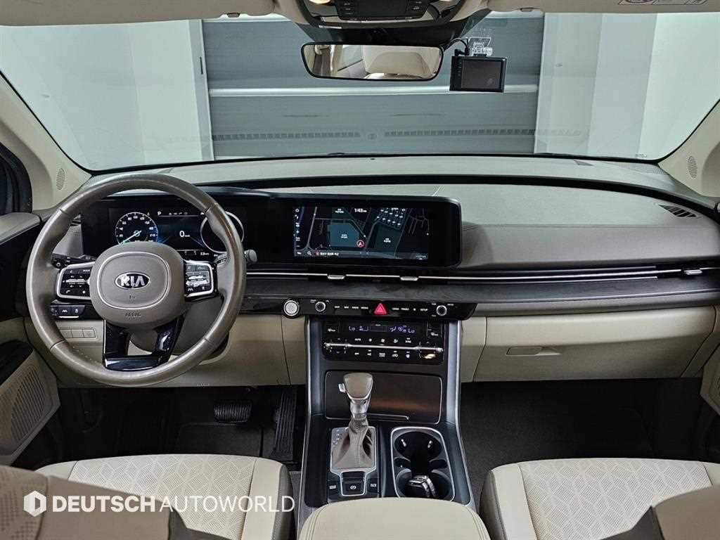 KIA Carnival - Vista 11