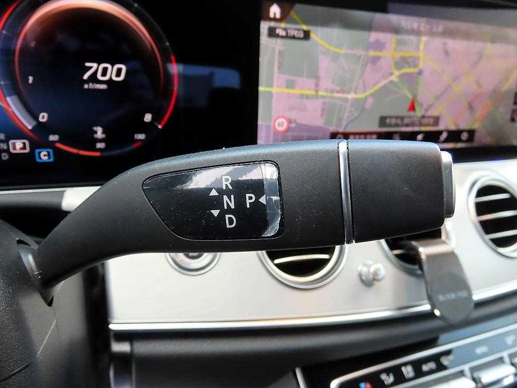 Mercedes Benz E class - Vista 10