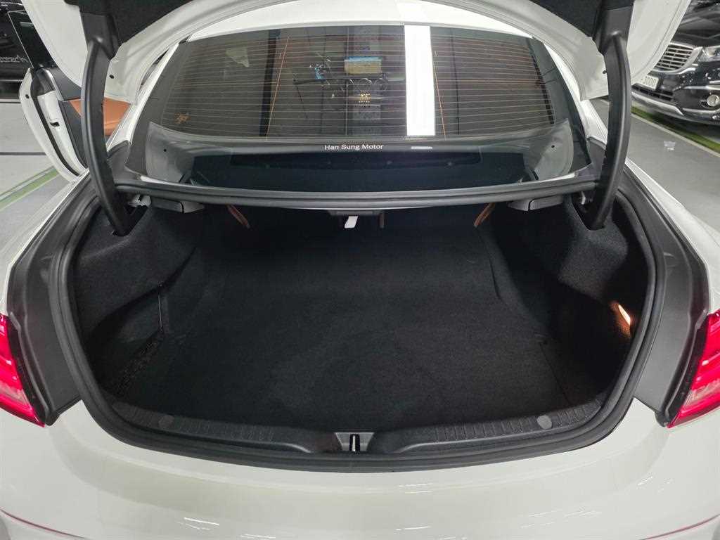 Mercedes Benz C Class - Vista 7