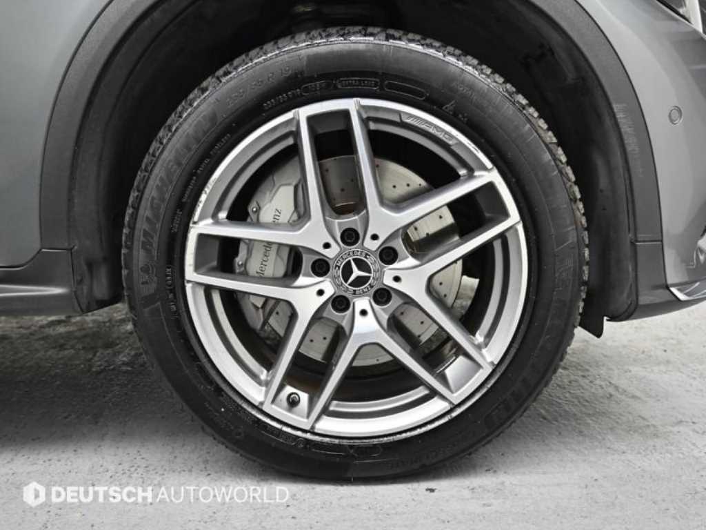 Mercedes Benz GLC Class - Vista 5