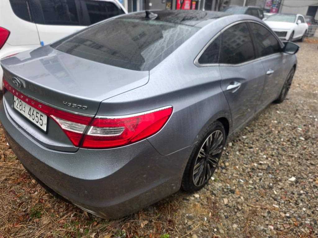 HYUNDAI Grandeur - Vista 5