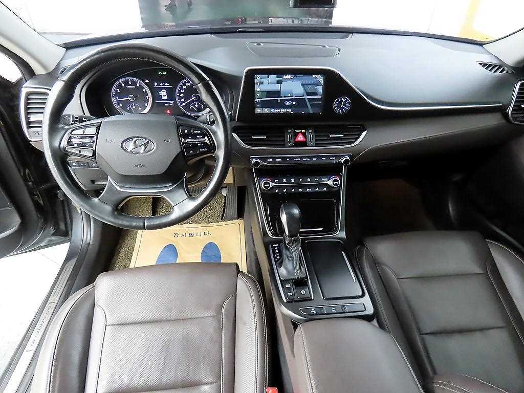 HYUNDAI Grandeur - Vista 7