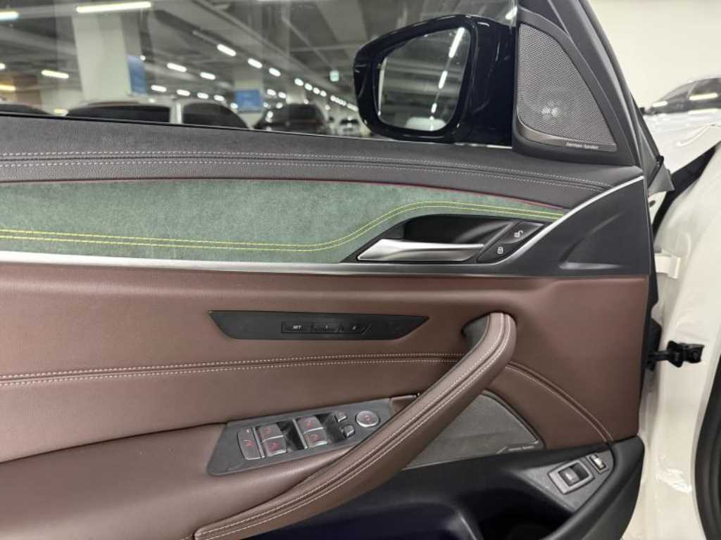 BMW 5 Series 2022 - Importación desde Corea - HF Imports Iquique - Foto 14