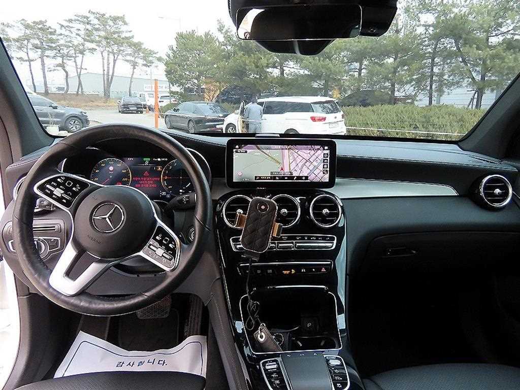 Mercedes Benz GLC Class - Vista 7