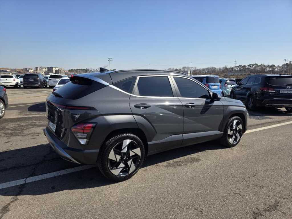 HYUNDAI Kona - Vista 4