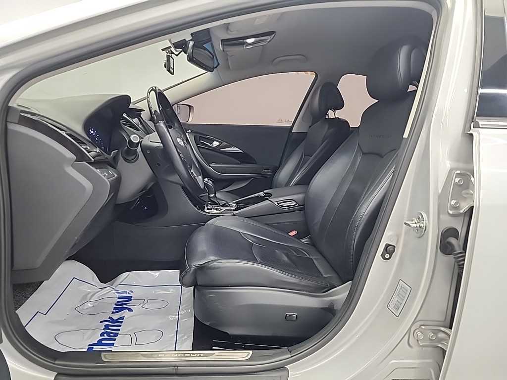 HYUNDAI Grandeur - Vista 11