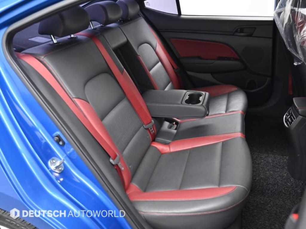 HYUNDAI Avante - Vista 12