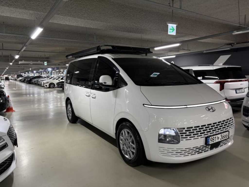 HYUNDAI Staria - Vista 12