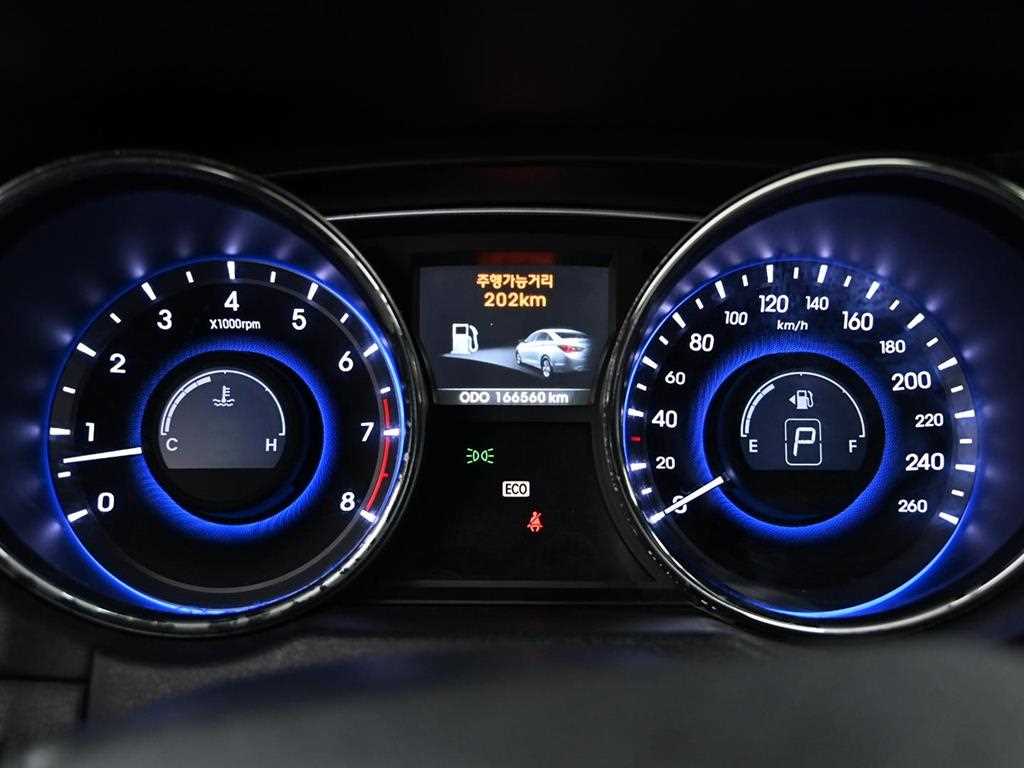 HYUNDAI Sonata - Vista 8