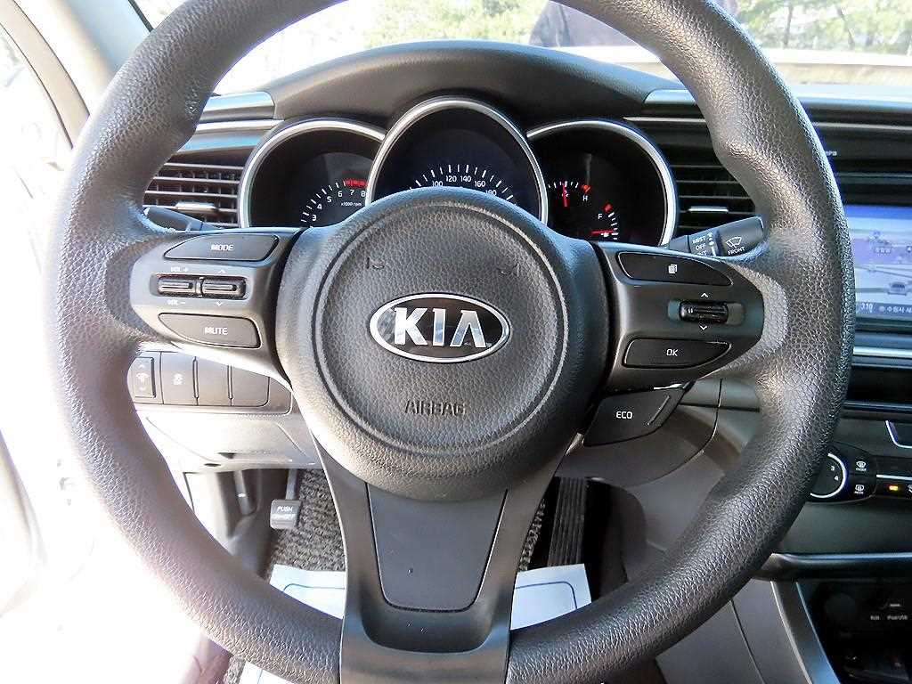 KIA K5 - Vista 8
