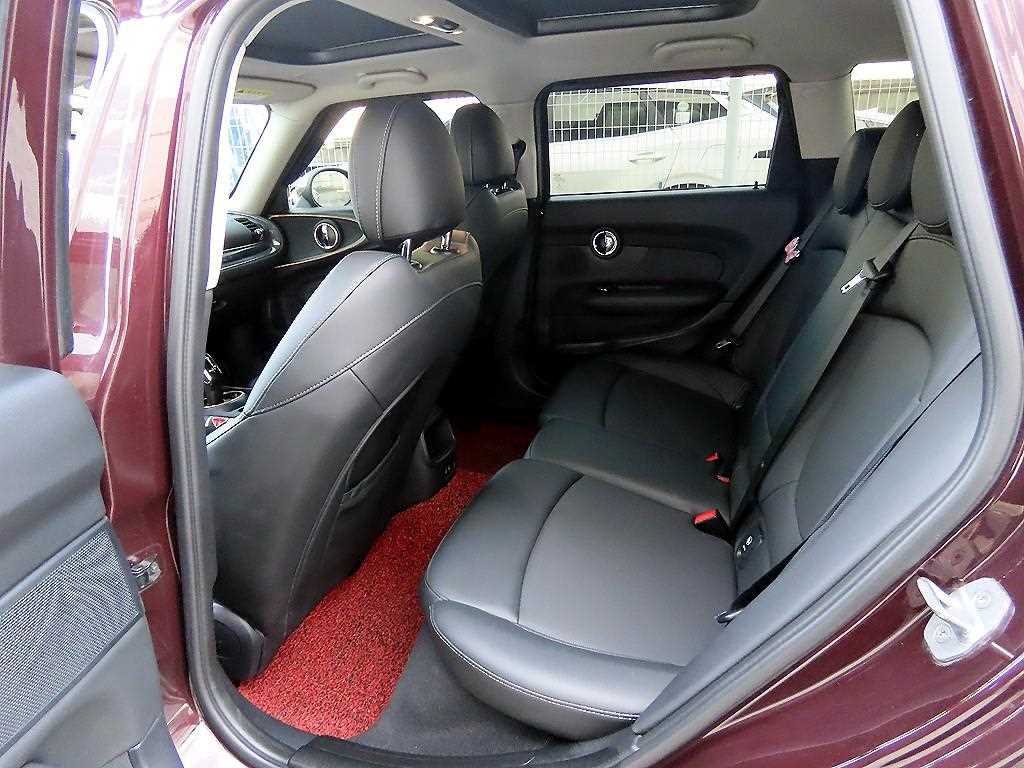 Mini Clubman - Vista 6