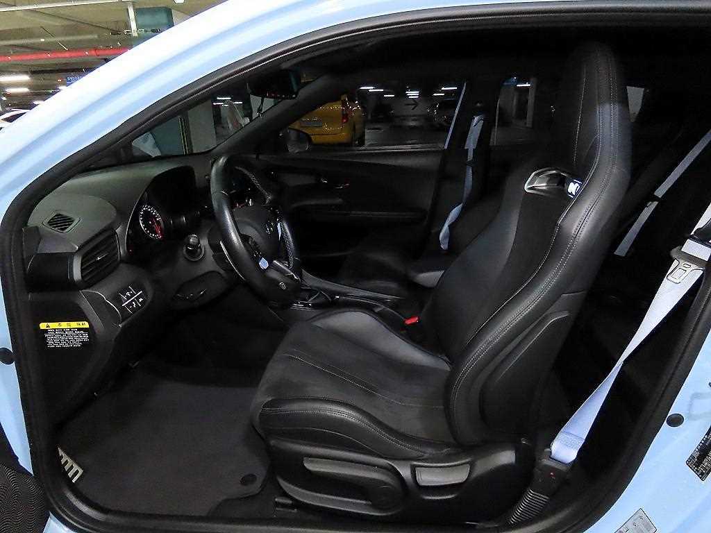 HYUNDAI Veloster - Vista 6