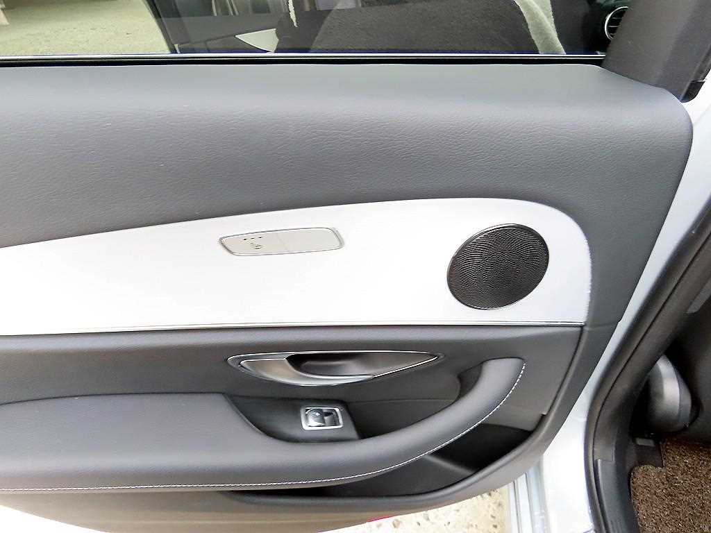 Mercedes Benz E class 2021 Plateado - Importación desde Corea - HF Imports Iquique - Foto 15