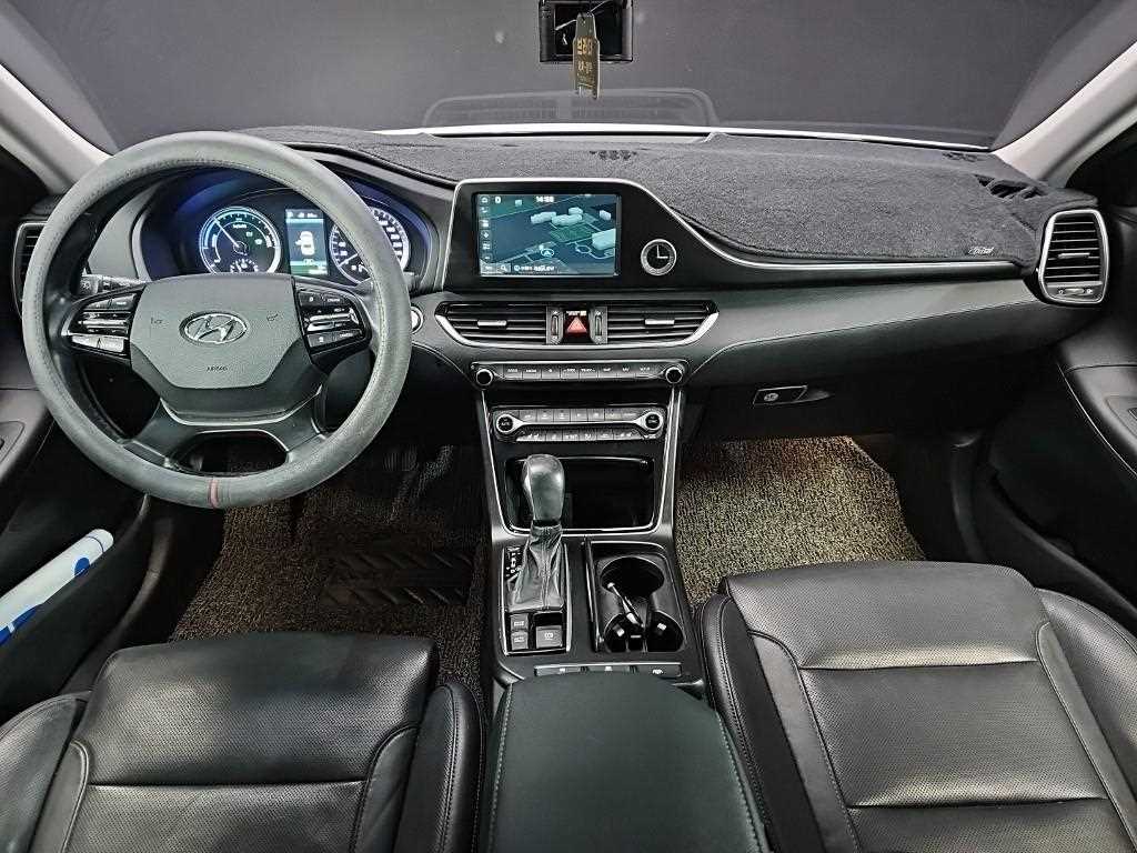 HYUNDAI Grandeur - Vista 7