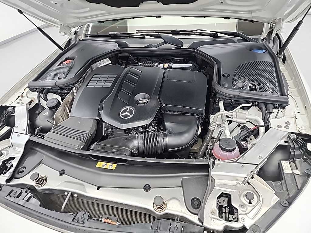 Mercedes Benz CLS Class - Vista 5