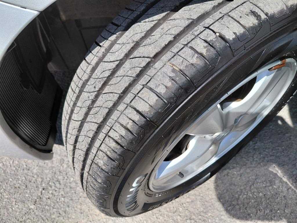 HYUNDAI Accent 2011 Plateado - Importación desde Corea - HF Imports Iquique - Foto 13