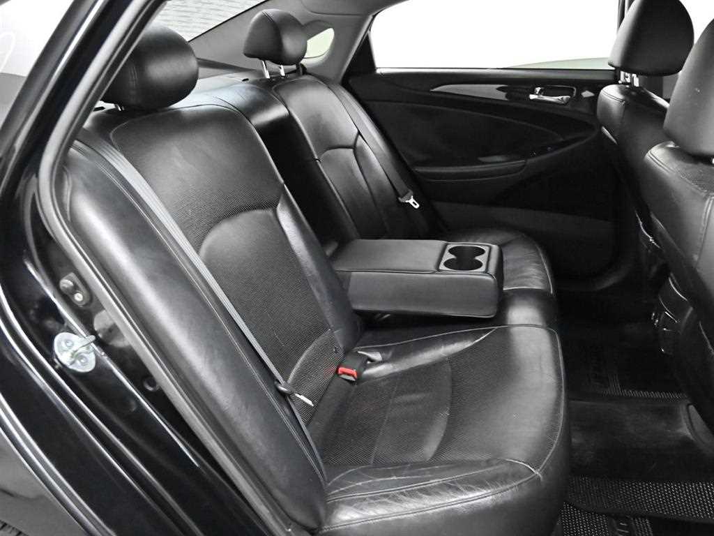 HYUNDAI Sonata - Vista 12