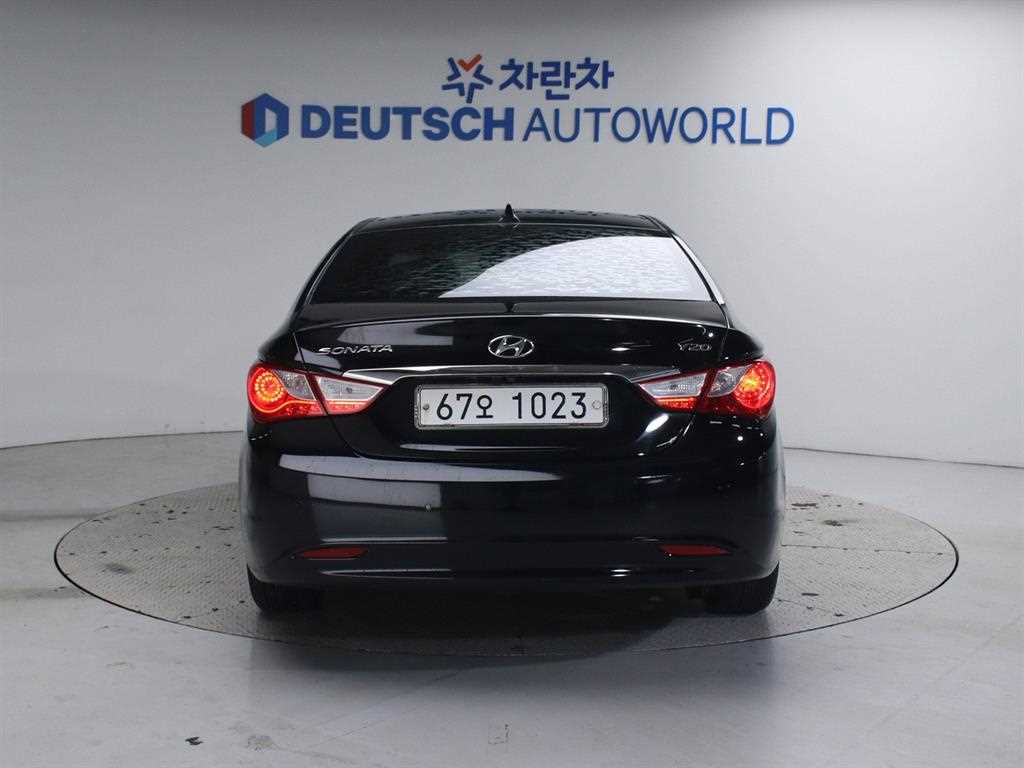 HYUNDAI Sonata - Vista 4