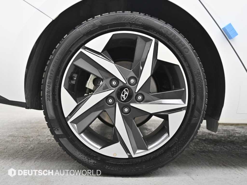 HYUNDAI Avante - Vista 5